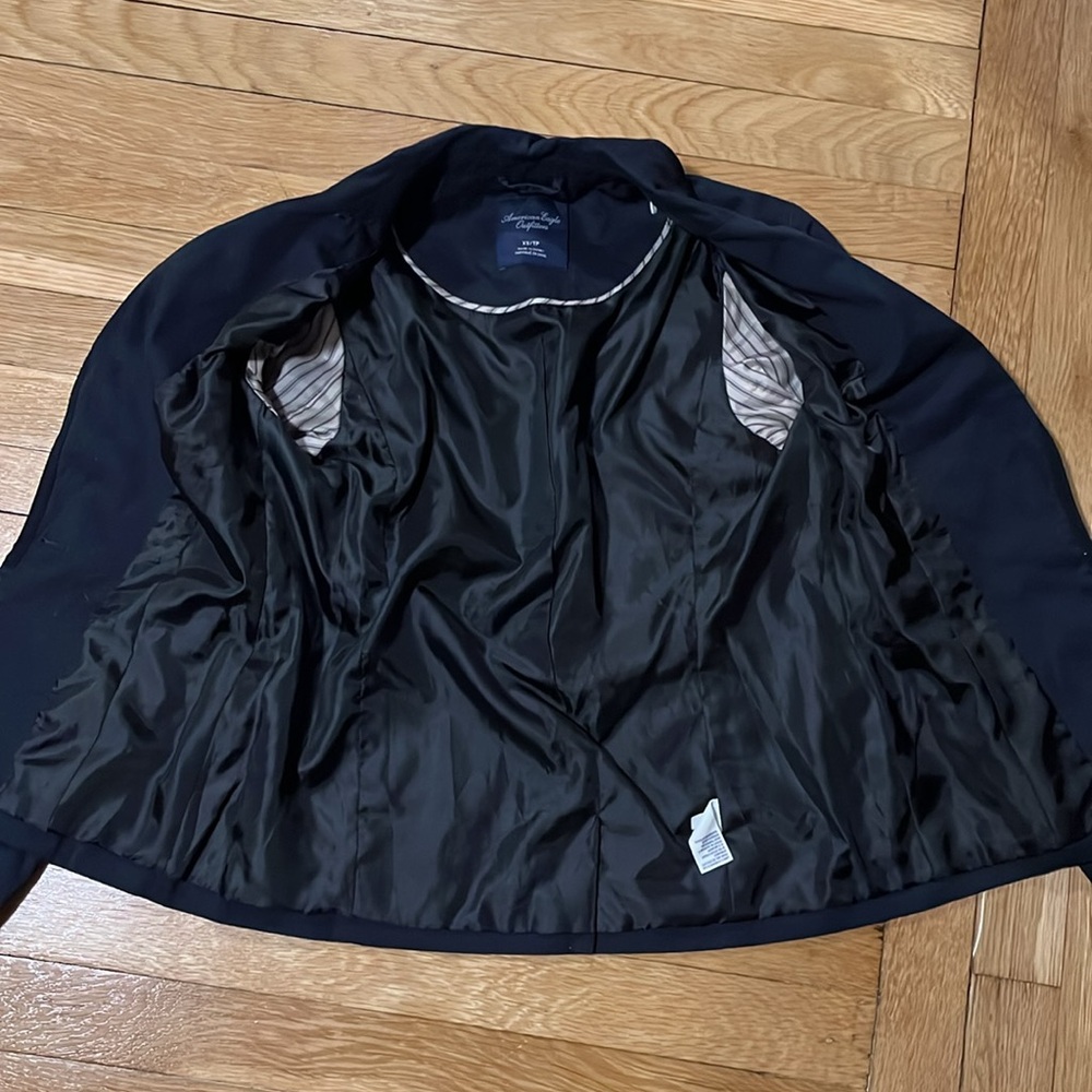 Black Blazer With Patterned Liner - image 7